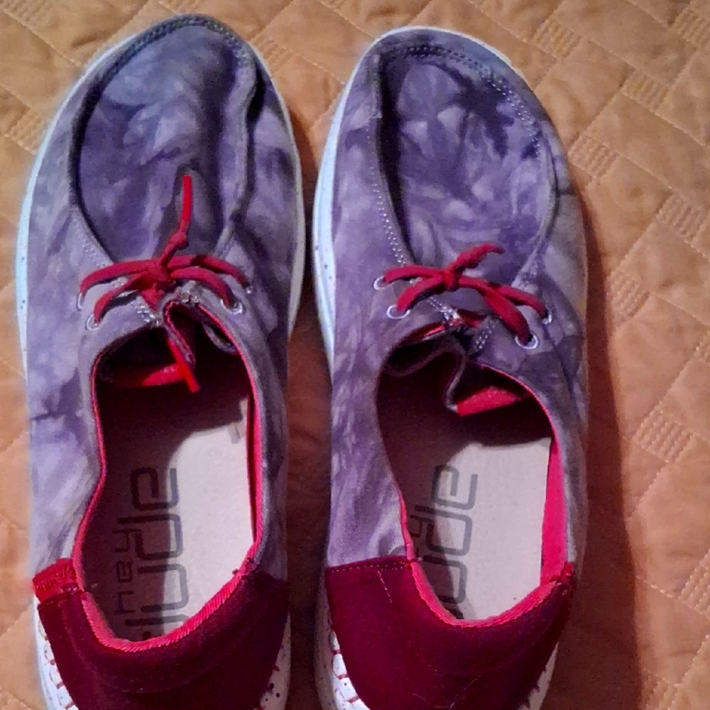 Hey Dude WomansTie-Dye Purple and Red Moccasins